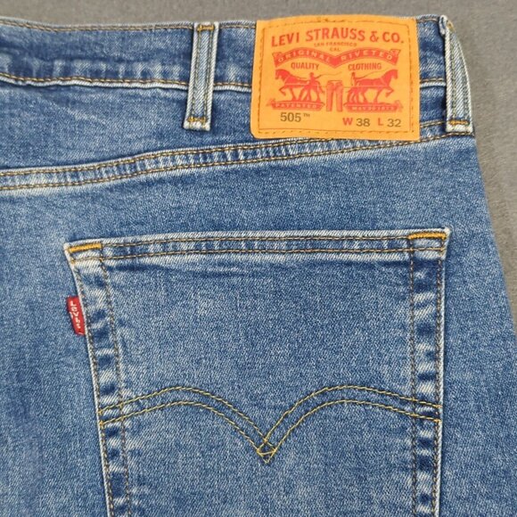 Levi's Jeans Men's 38x32 Blue 505 Regular Fit Straight Leg Denim - Picture 1 of 11